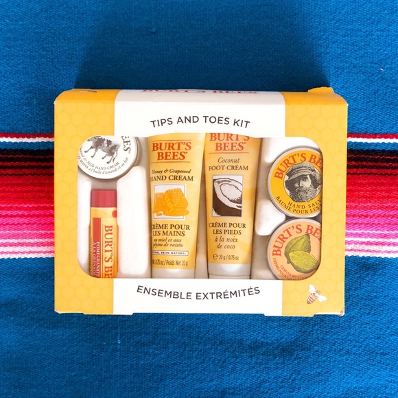 Burt’s Bees Tips & Toes kit NWT